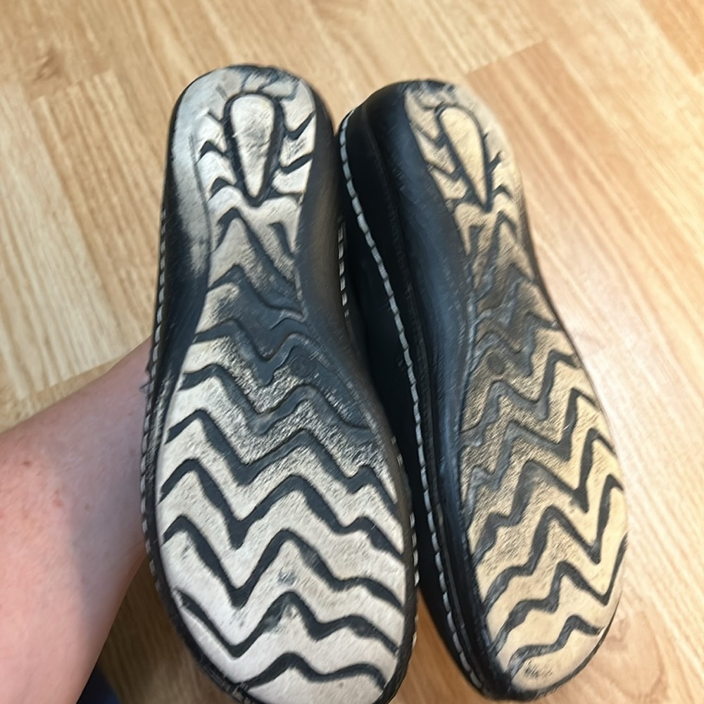 Shoes - Picture 3 of 3